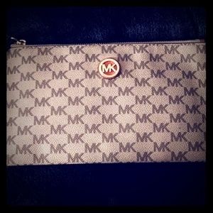 Michael Kors wristlet